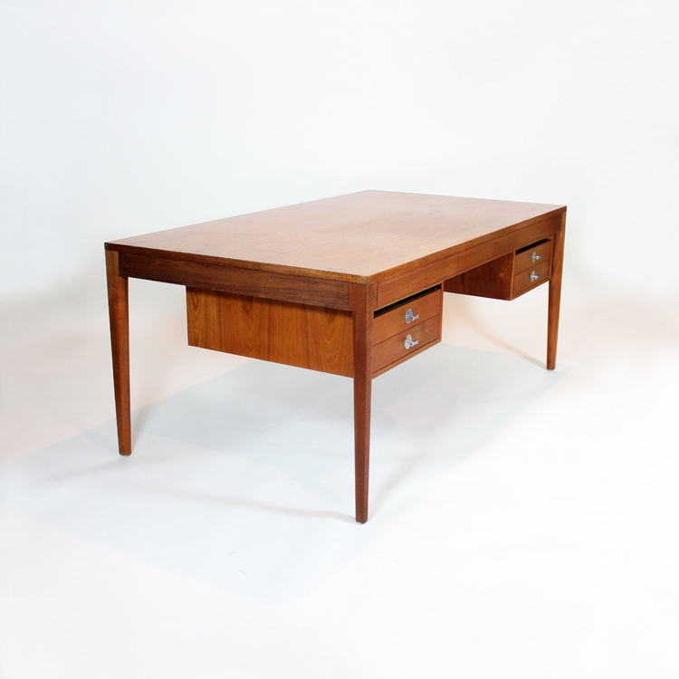 Mesa de despacho de Finn Juhl