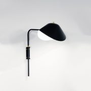 Aplique Serge Mouille pequeño de pared, para cama modelo "Antony" en acero negro. Pieza de diseño años 50 en Francia