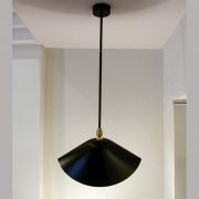 Lámpara de techo de Serge Mouille "Bibliotheque" para interior. Producción artesana francesa en acero negro de excelente calidad