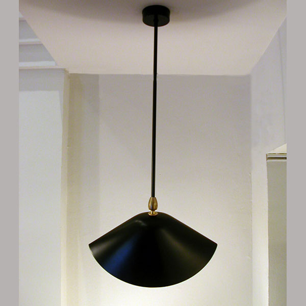 Lámpara de techo de Serge Mouille "Bibliotheque" para interior. Producción artesana francesa en acero negro de excelente calidad