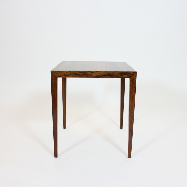 Mesa auxiliar de Haslev.