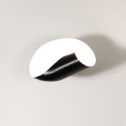 Aplique de pared "Concha" en acero negro, exclusivo del artista Serge Mouille en Francia