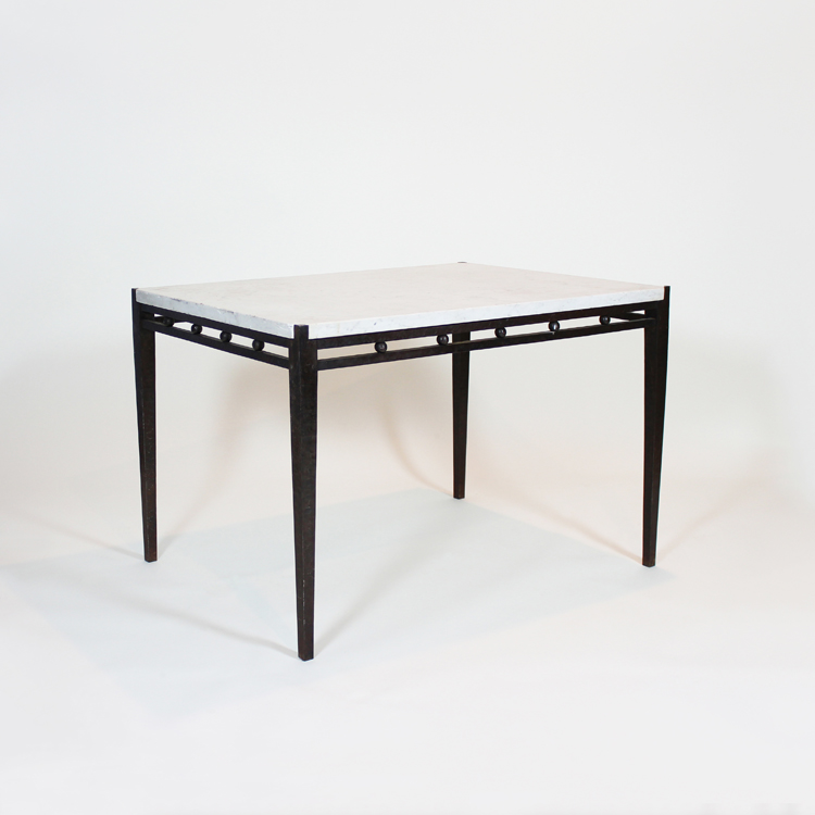 Mesa francesa de los años 30
