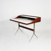 Escritorio "Swag leg" de George Nelson, hacia 1956