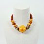 Ana Arambarri. Collar de ambar