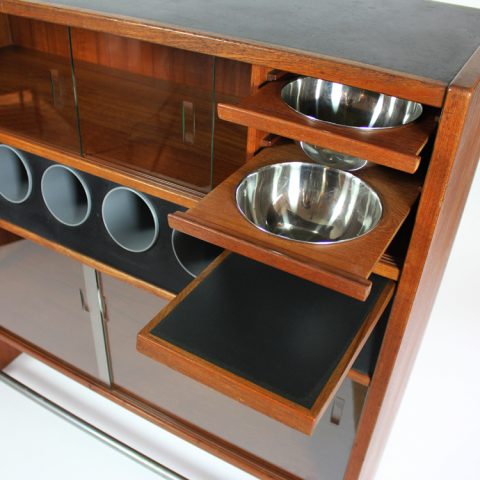 Mueble Bar, diseño de Erik Buch. Dinamarca, 1960