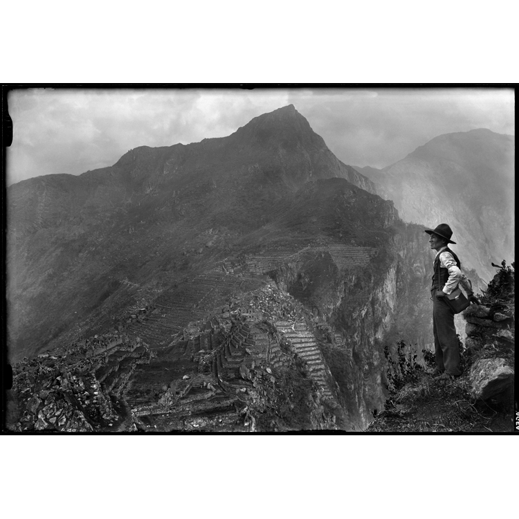 Chambi, autorretrato desde Wayna Picchu