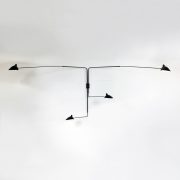 Aplique de pared diseñado por Serge Mouille en Francia, fabricado artesanalmente en acero negro