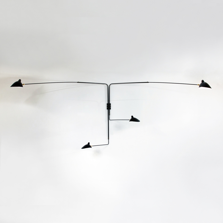 Aplique de pared diseñado por Serge Mouille en Francia, fabricado artesanalmente en acero negro