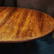 Mesa de comedor ovalada de Arne Vodder