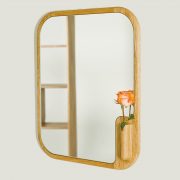 Espejo Muse de madera maciza, diseño moderno y producción artesanal.