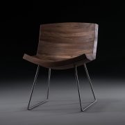 Silla Chunk de Artisan, con diseño vanguardista en madera y acero, exclusiva y original de Bosnia