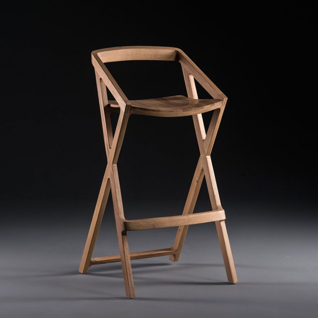 Silla Bar 7 en madera de calidad, con diseño exclusivo y actual en Europa