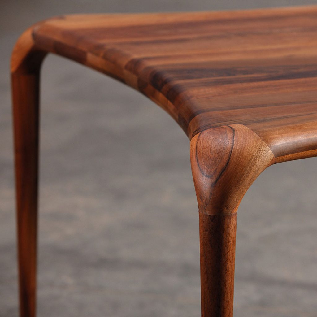 Mesa Castula, en madera de diseño moderno y original europeo