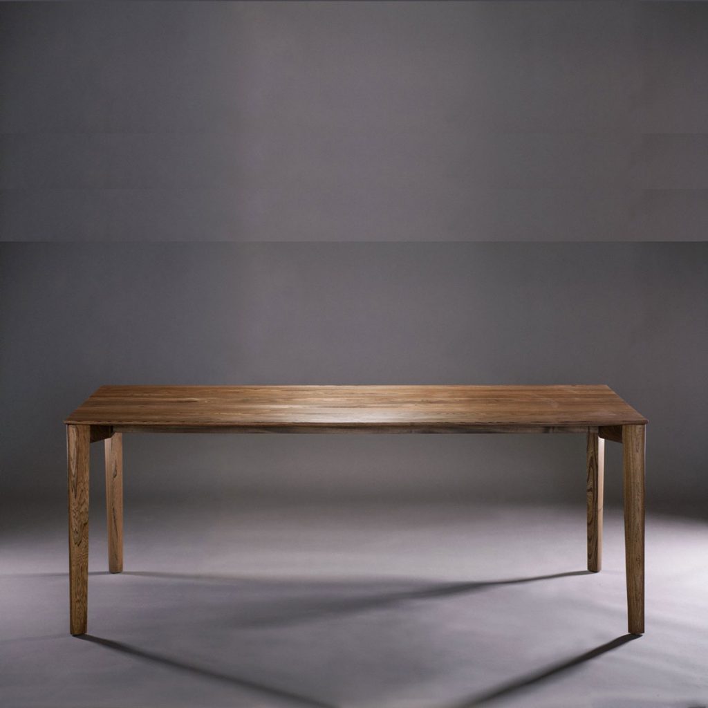 Mesa Fin en madera, con diseño original y producción artesana europea