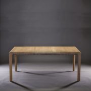 Mesa Invito en maderas de calidad a elegir, realizada de forma artesanal con diseño vanguardista para Artisan