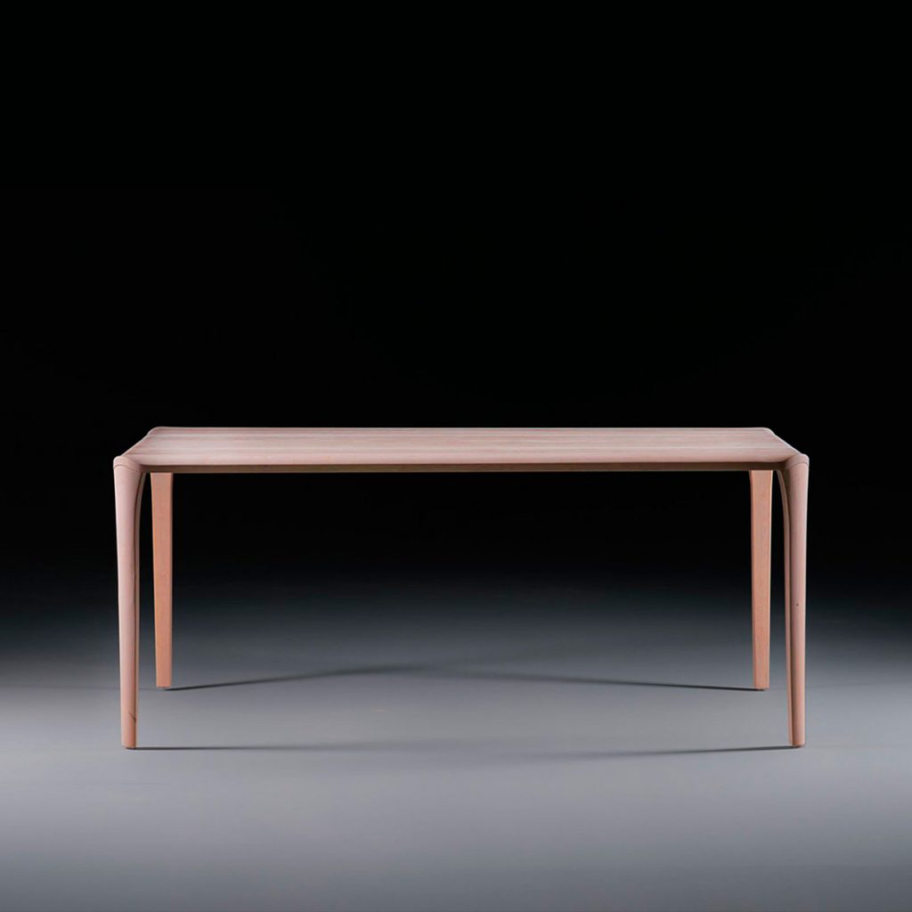 Mesa Swel, realizada en madera de alta calidad, artesania de Bosnia