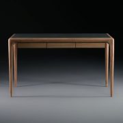 Escritorio Latus en madera y cuero, diseño moderno y elegante en Europa