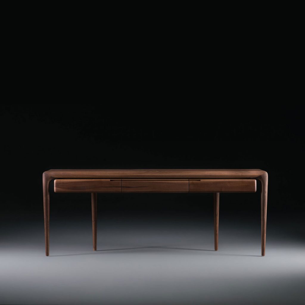 Mesa Consola Latus en madera, de diseño moderno y suaves acabados, con producción artesanal en Europa
