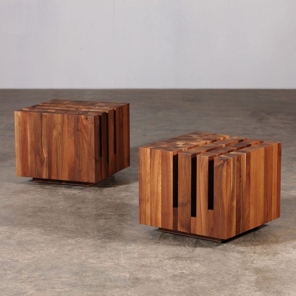 Mesa Cafe Cubo, realizada en madera de excelente calidad, vanguardista y exclusiva. Producción europea artesana para Artisan