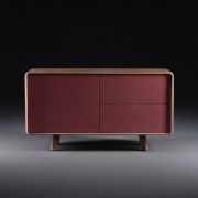 Aparador Neva 75, diseño moderno y original, realizado en diferentes y excelentes tipos de maderas. Producción artesanal europea de calidad