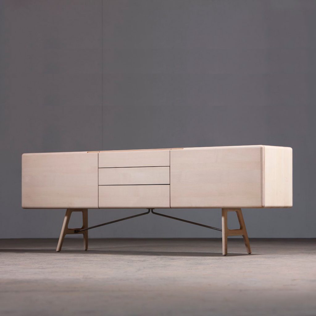 Aparador Tesa, en madera y acero de diseño moderno y actual