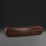 Aparador Wu en madera maciza. Producción artesana de Studio Pang para Artisan