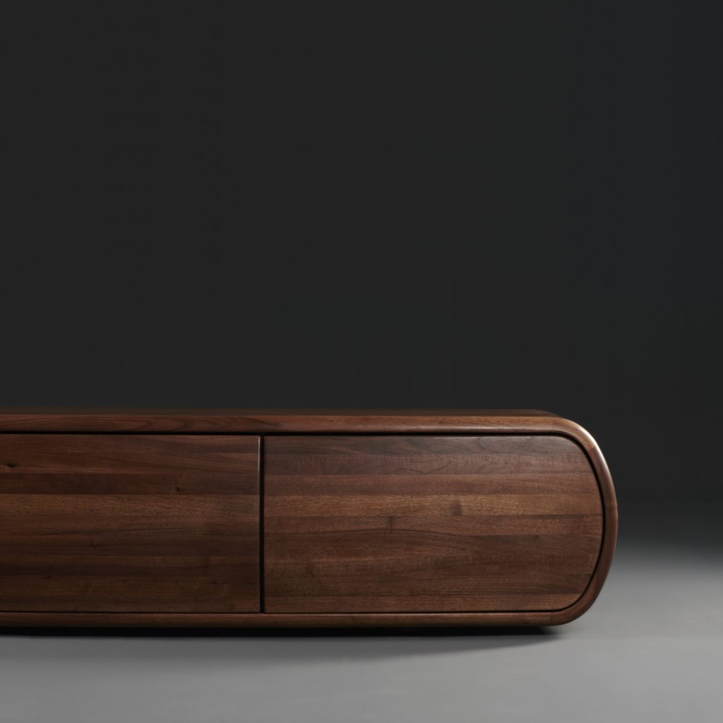Aparador Wu de Studio Pang, realizado en madera para Artisan