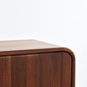 Archivador Eny, realizado en madera de calidad por Arteco, moderno y exclusivo para Artisan