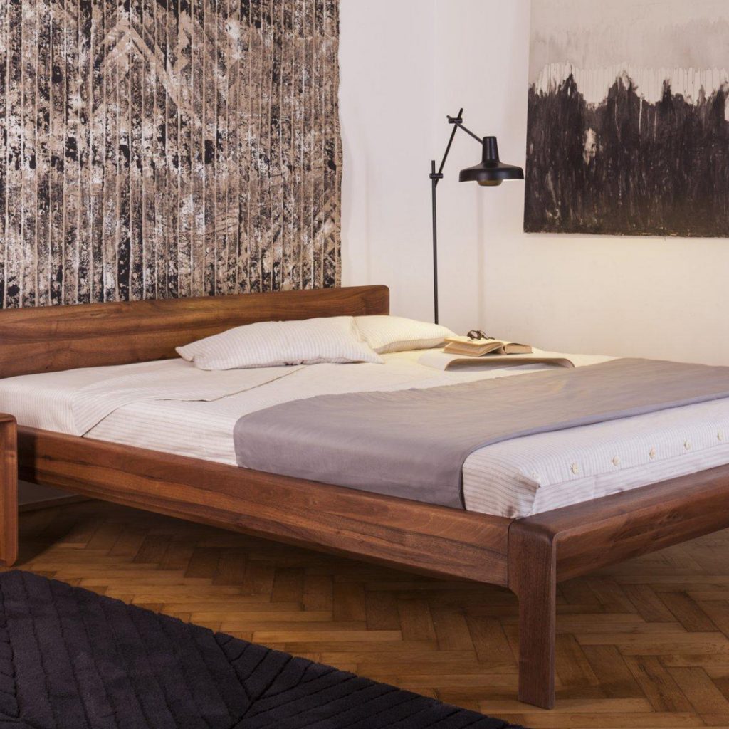 Cama Invito con cabecero de Michael Schneider para Artisan