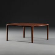 Mesa de cento Wu para Artisan. Diseño vanguardista, original y exclusivo de Studio Pang en Europa