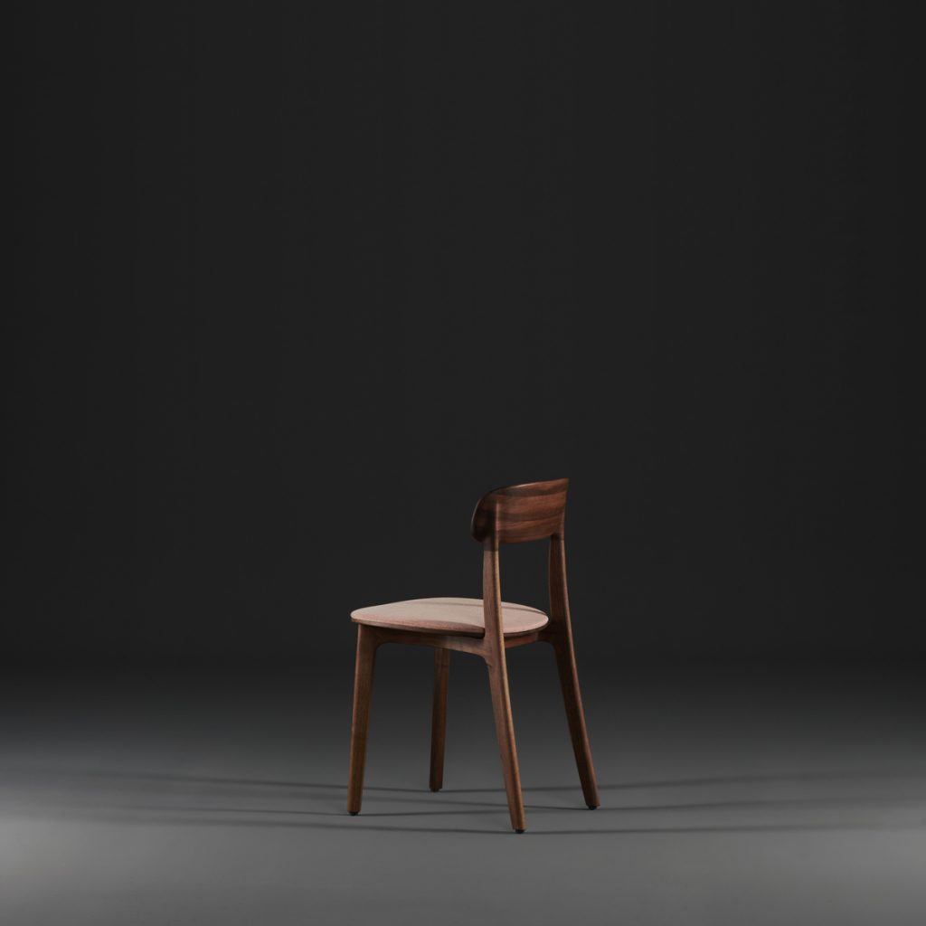 Silla Tanka para Artisan, en madera y tapicería a elegir con diseño de Regular Company
