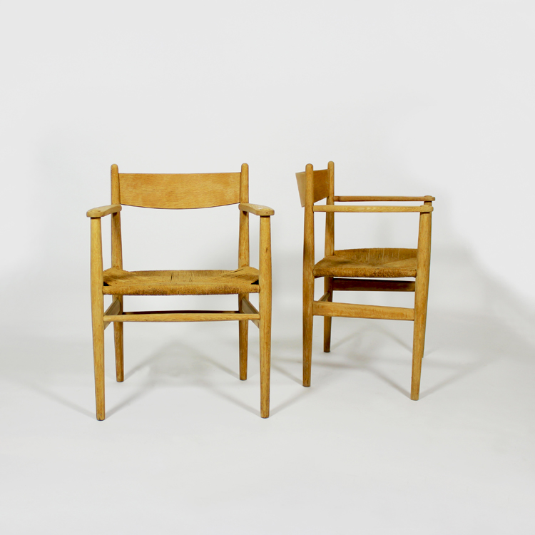 Pareja de sillas de Hans Wegner