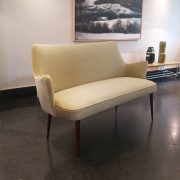 Sofá de dos plazas diseño italiano años 50