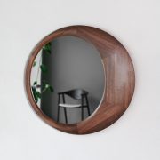 Espejo Lana de madera, diseño original y actual de Silva Mikelic para Artisan