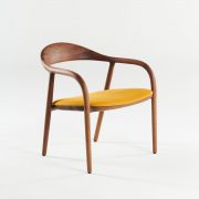 Butaca Neva Easy de Regular Company en madera de máxima calidad. Prodrucción artesana europea original para Artisan