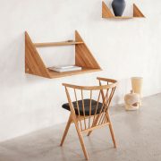 Escritorio danés de pared Xlibris diseñado por Kasper Eistrup. Producción artesana Sibast en madera de máxima calidad