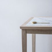 Mesa auxiliar Sibast No 1 realizada de forma artesana en madera con diseño original de Helge Sibast a finales de los años 50