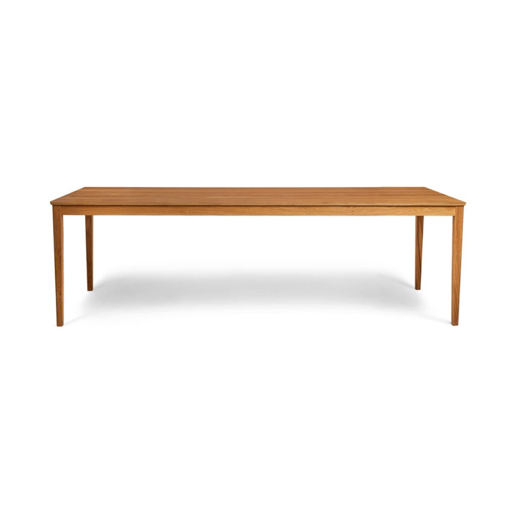 Mesa comedor Sibast No 2 diseñada por la familia Sibast en madera maciza. Elegante y funcional fabricada artesanalmente