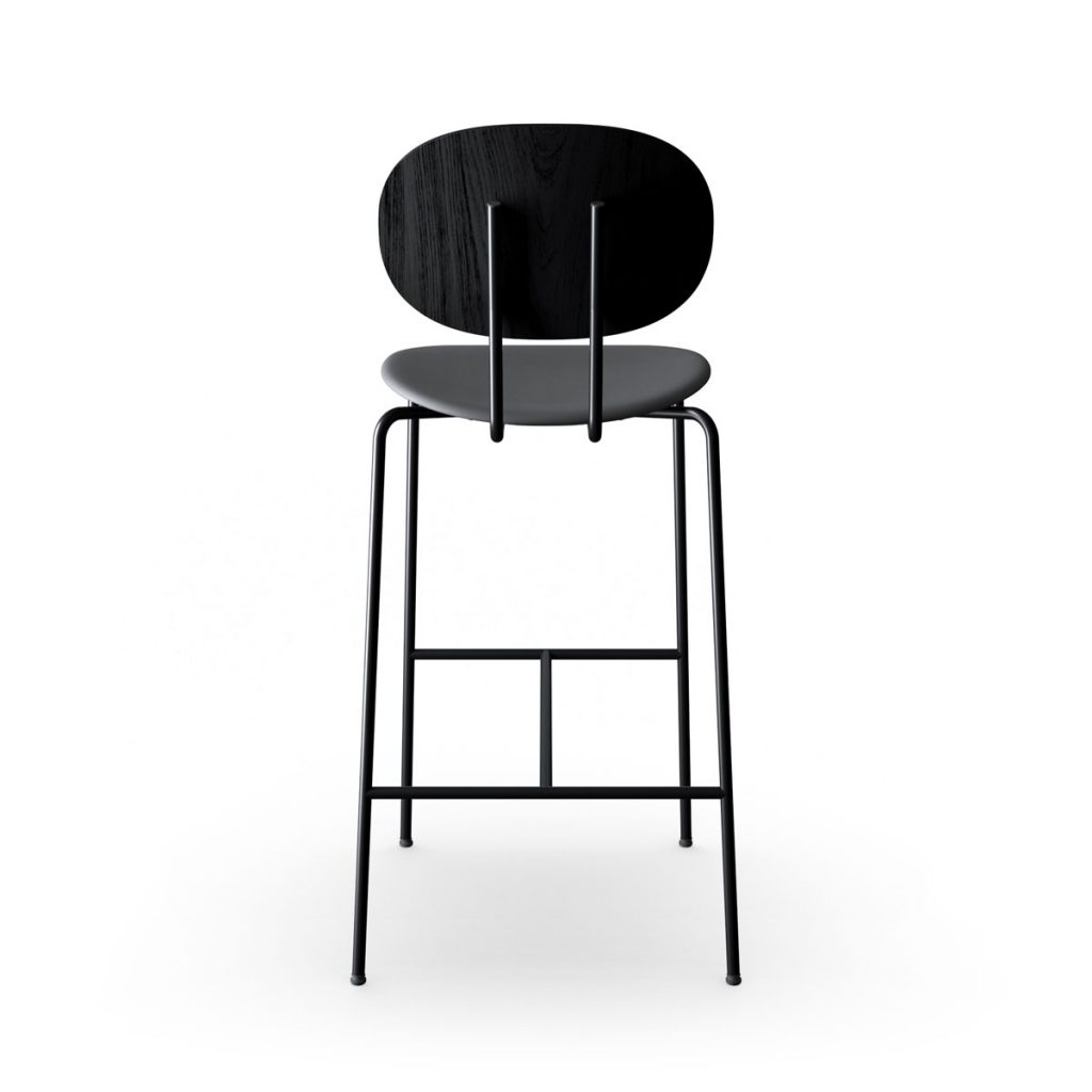 Silla bar danesa diseñada por Piet Hein, realizada artesanalmente por Sibast en madera maciza y acero con tapicería, excelentes acabados