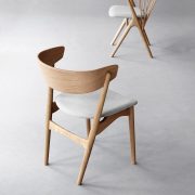Silla comedor Sibast No 7, diseño original de Piet Hein en madera y tapicería. Acabados de calidad y comodidad fabricada por Sibast