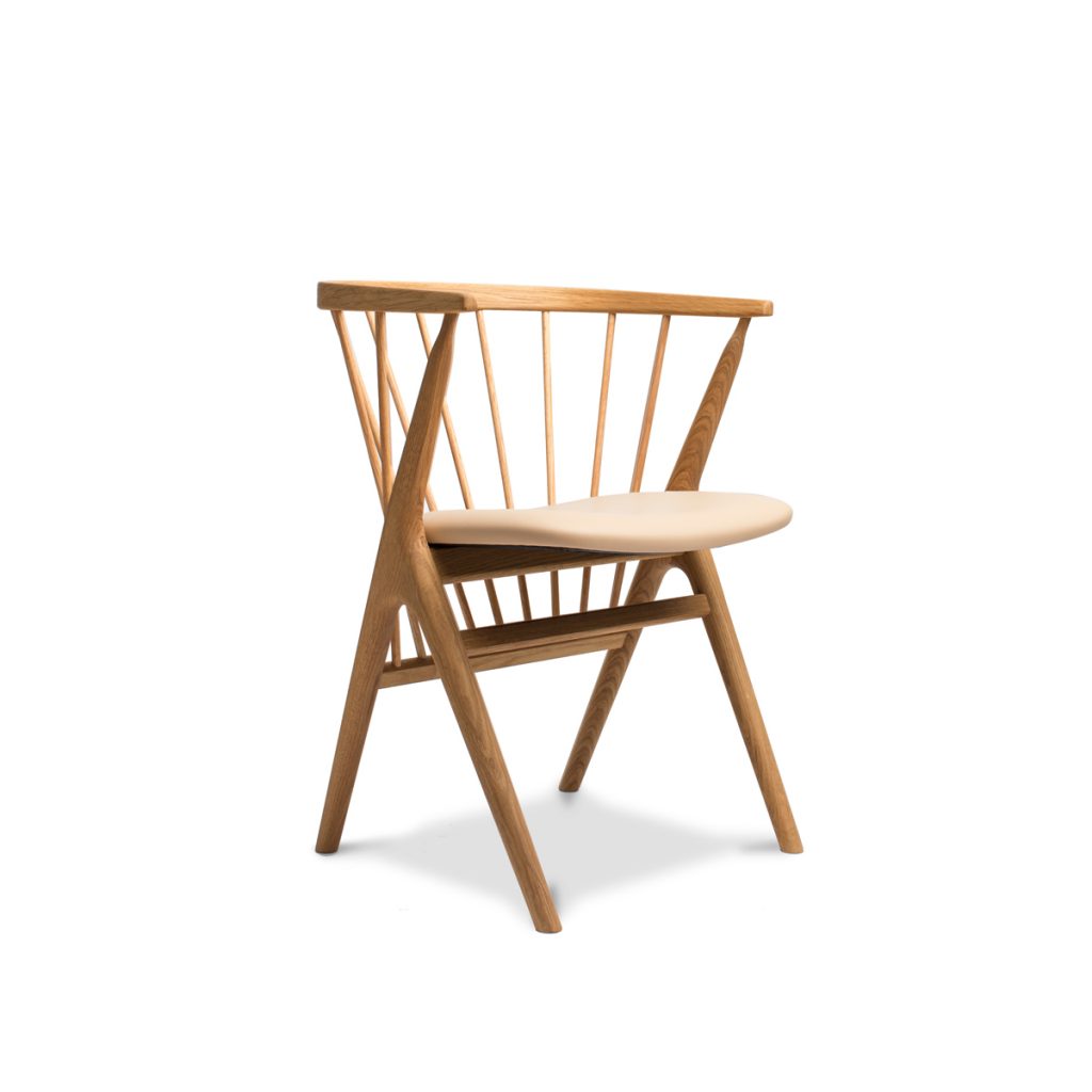 Silla de comedor Sibast No 8 original y exclusiva del artista danés Helge Sibast. Diseño en madera maciza y tapicería a elegir, fabricación artesana por Sibast