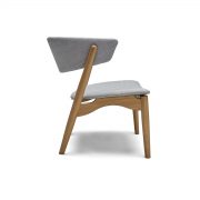 Sillón de salón Sibast No 7 con respaldo moldeado tapizado de Ditlev Sibast. Producción artesana en madera maciza de Sibast