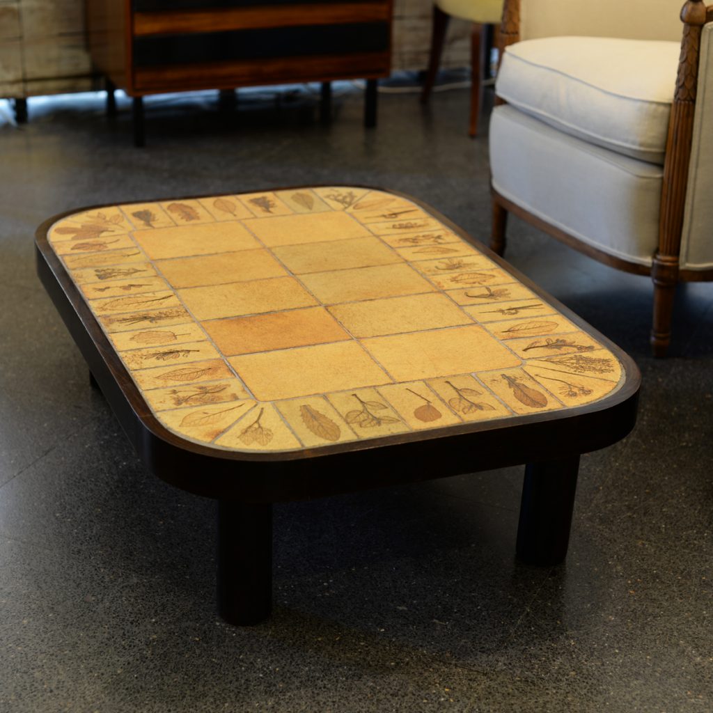Mesa de centro de Roger Capron.