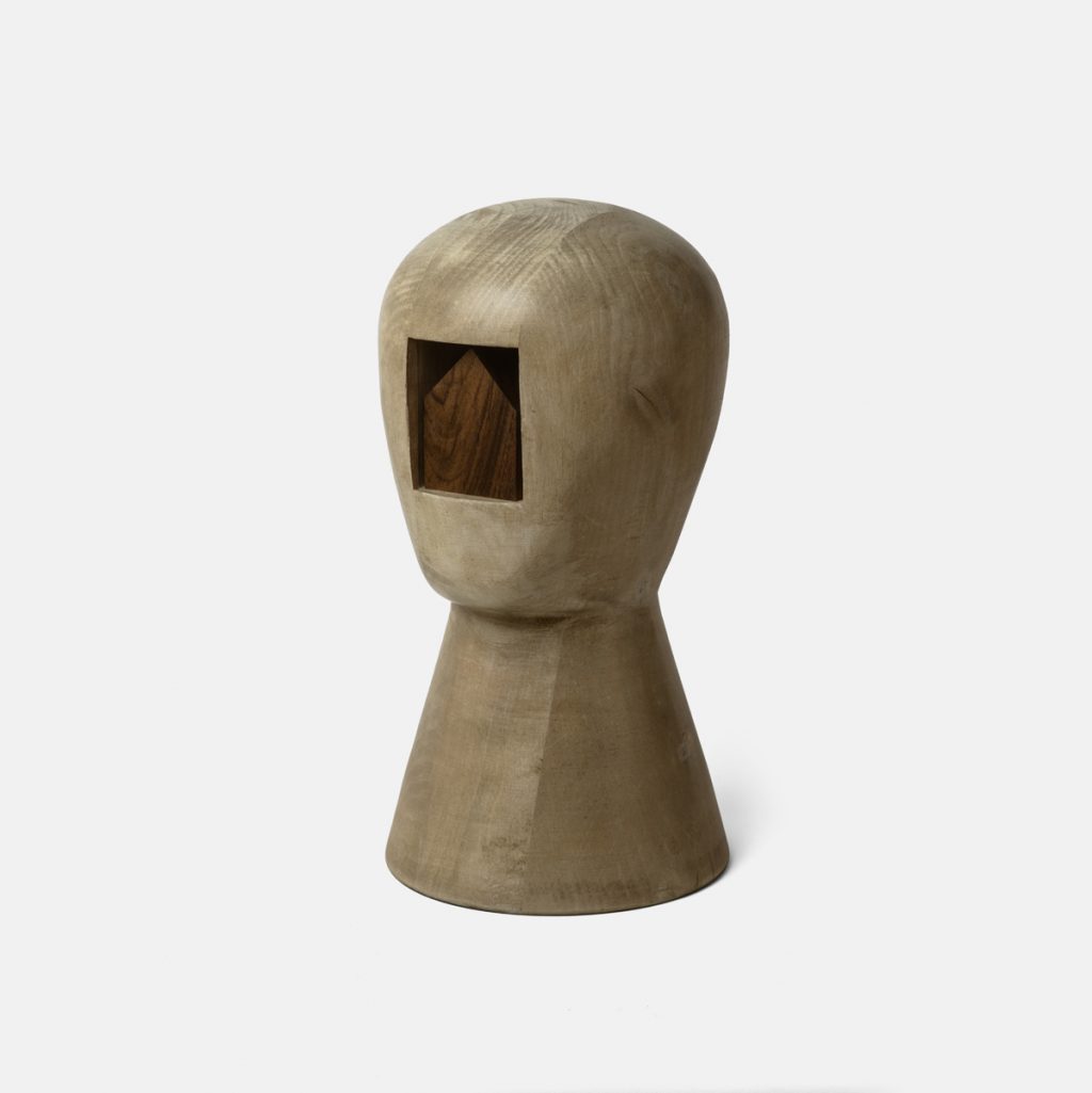 Pep Carrió. Capítulo aparte. Escultura torneada en madera de aliso.
