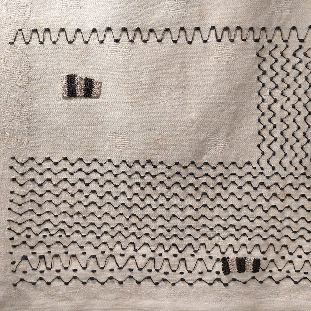 Amparo de la Sota. Bordado a mano sobre lino. Fragmento