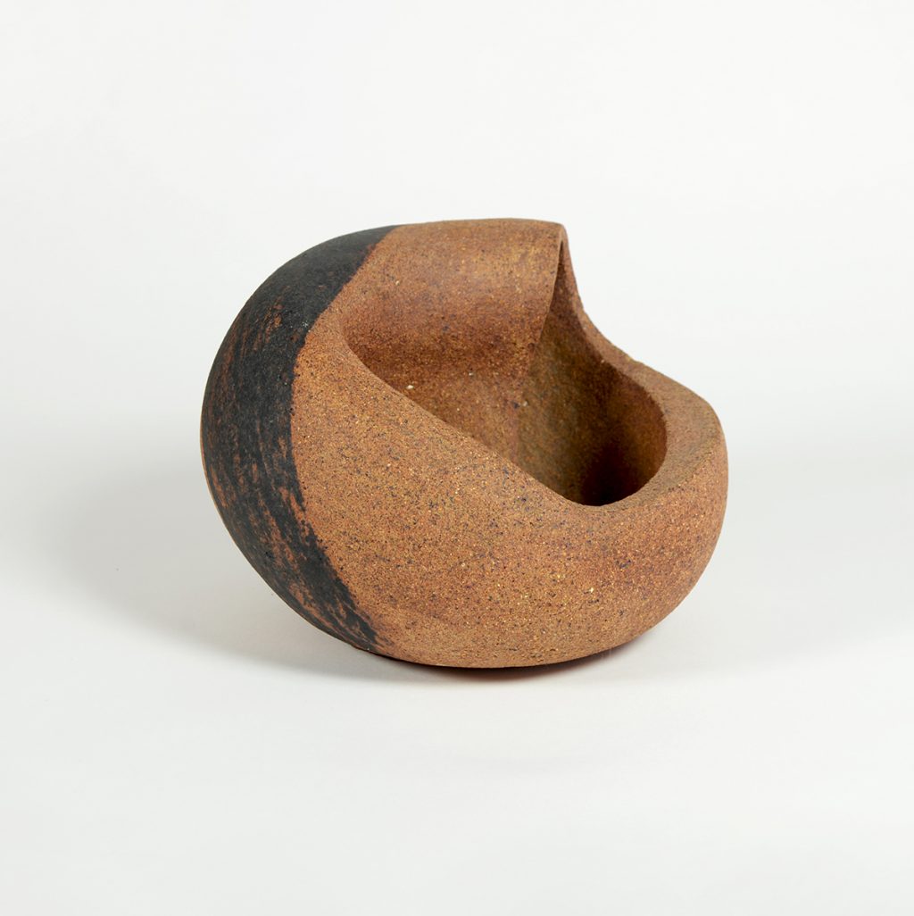 Ángela Palacios, 1981. Primeros alfabetos. Cerámica refractaria. técnica del Urdido-churros