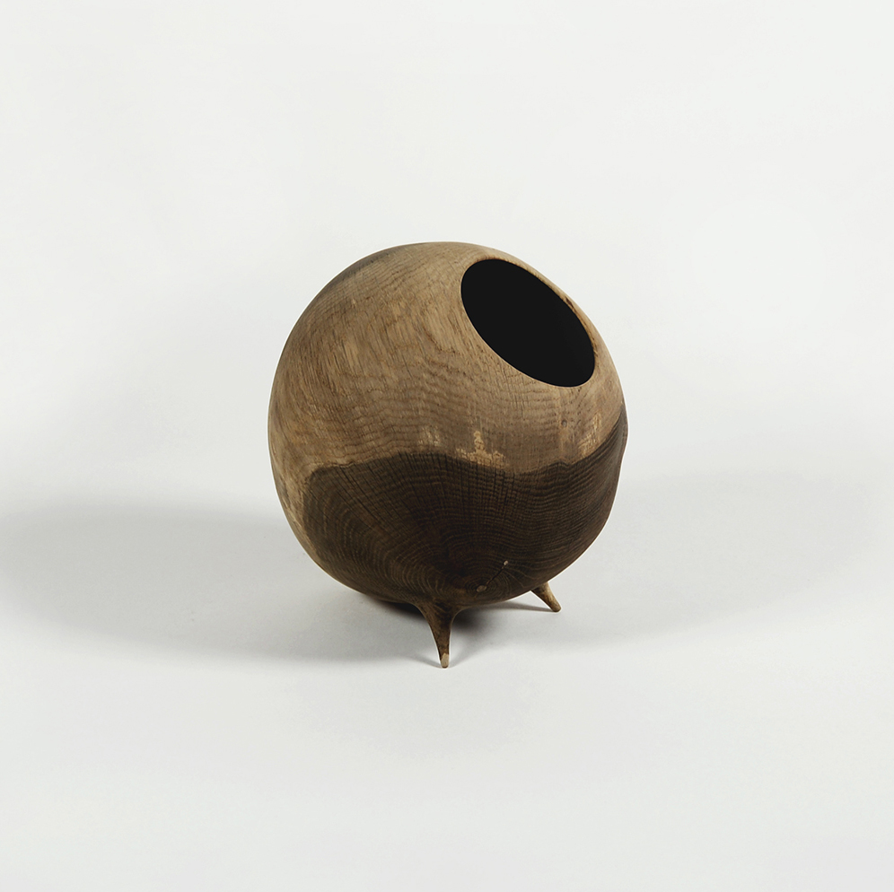 Toni Porto. Animal Form, 2024. Esculturas de madera vaciadas y realizadas con torno.