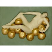 Esperanza d´Ors. Hespéride sobre lecho de manzanas. Relieve escultórico policromado.