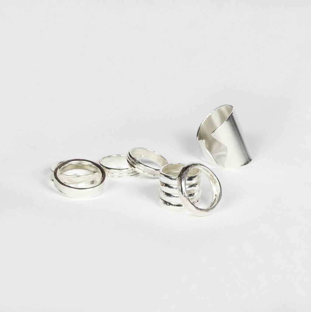 Ana Arambarri. Anillos de plata. Colección Superluna, 2024